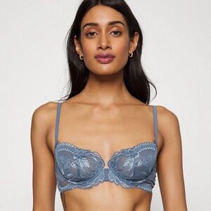 NWT LA PERLA
BRIGITTA - BRA - BLUE AVIATION 34D lace